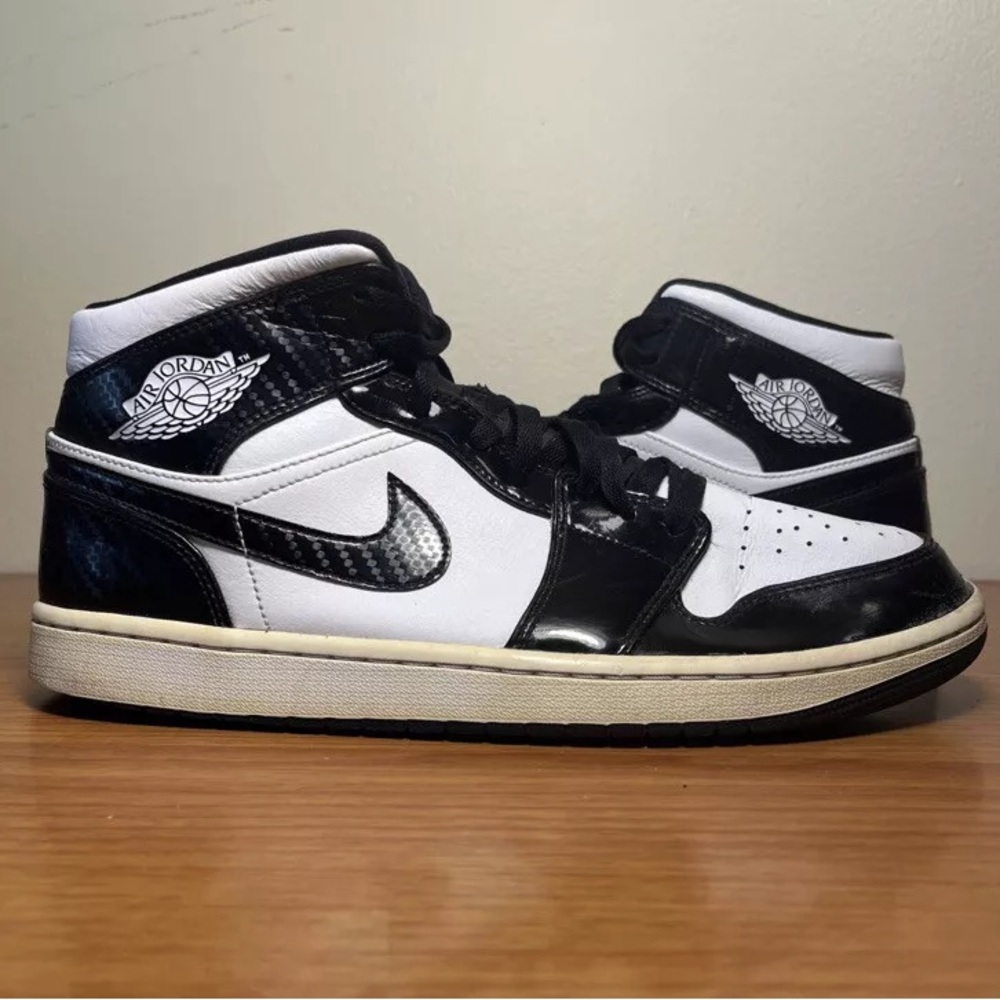 Nike Air Jordan Mids